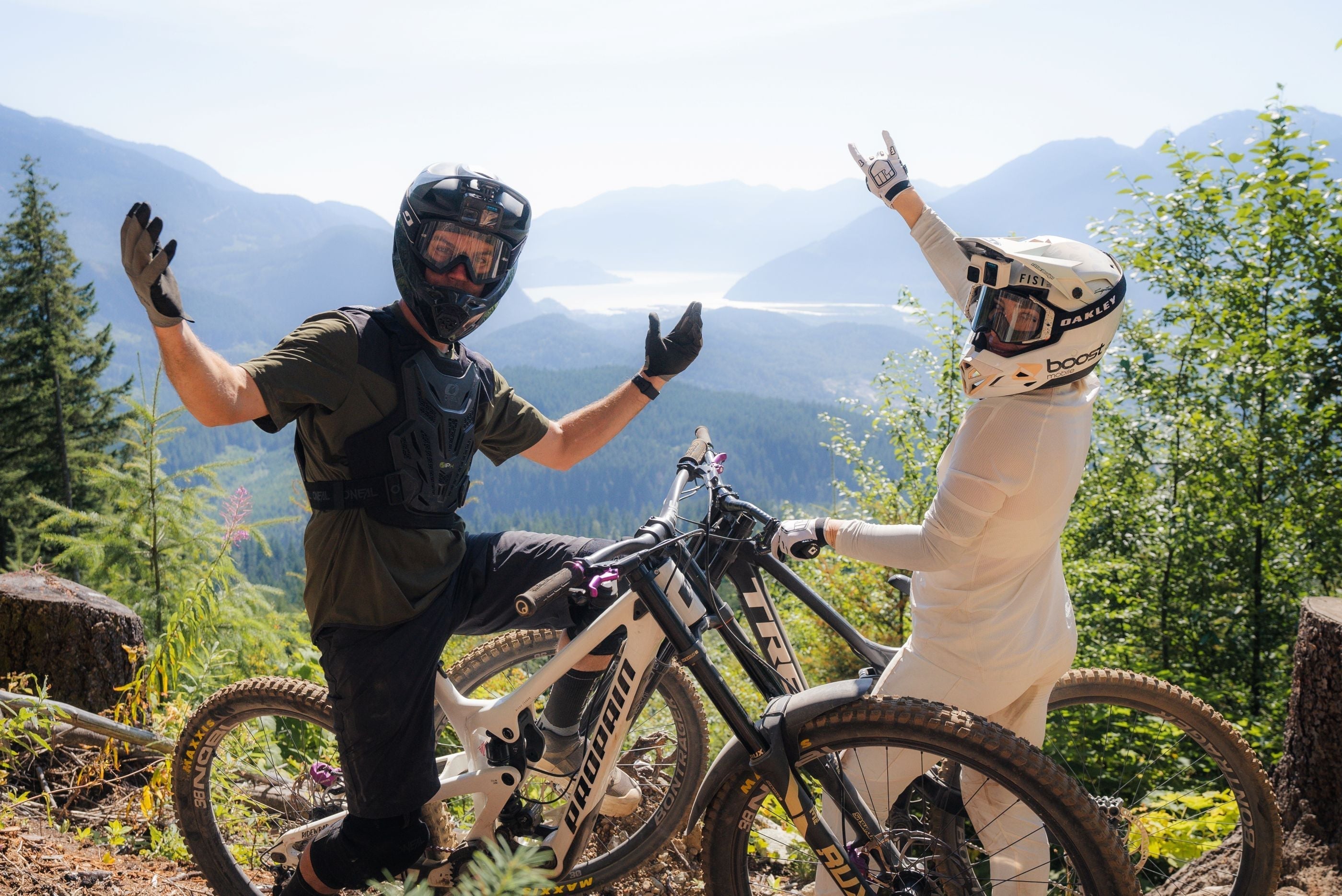 Remy and Caroline (Steadyrack brand ambassadors) on their bikes on a trail in Squamish, Canada